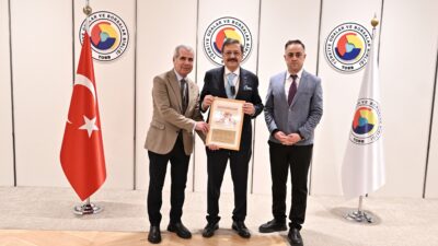 Yapay Zeka ile ÖzetleyinChatGPTGrokTürkiye Odalar ve Borsalar Birliği (TOBB) Başkanı